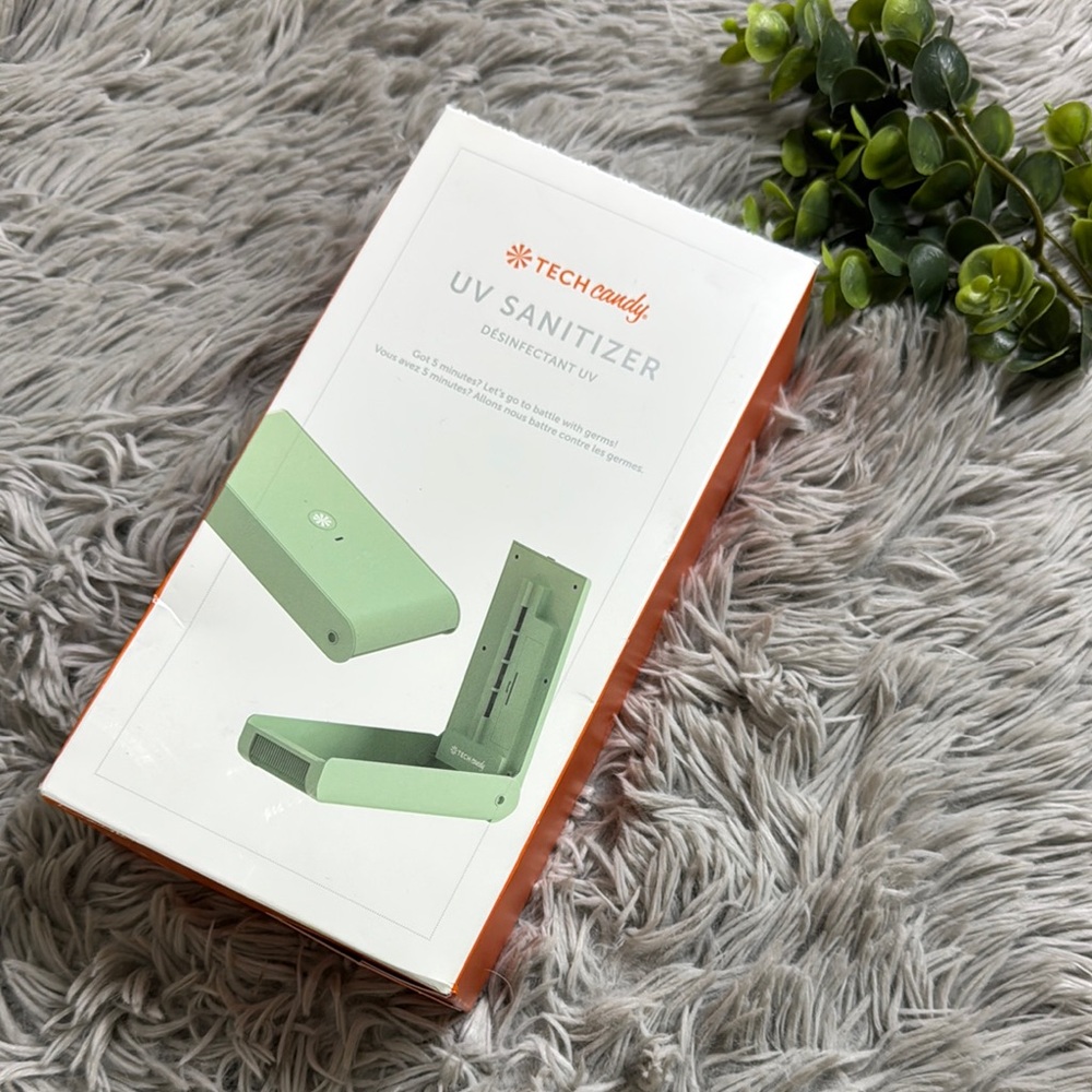NEW Tech Candy UV Sanitizer in Green